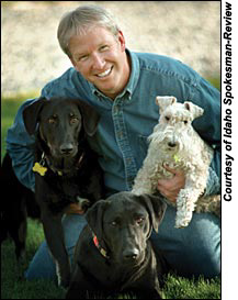 Dr. Marty Becker with his dogs Lllucky Boo, Sirloin, and Scooter